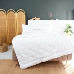 Набор Белый  стёбаного одеяла с подушками 70*70 см Damani в размерах