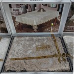 Скатертина оксамитова з мереживом Haspen Zeynep 160 × 220 см Kahve Бежева